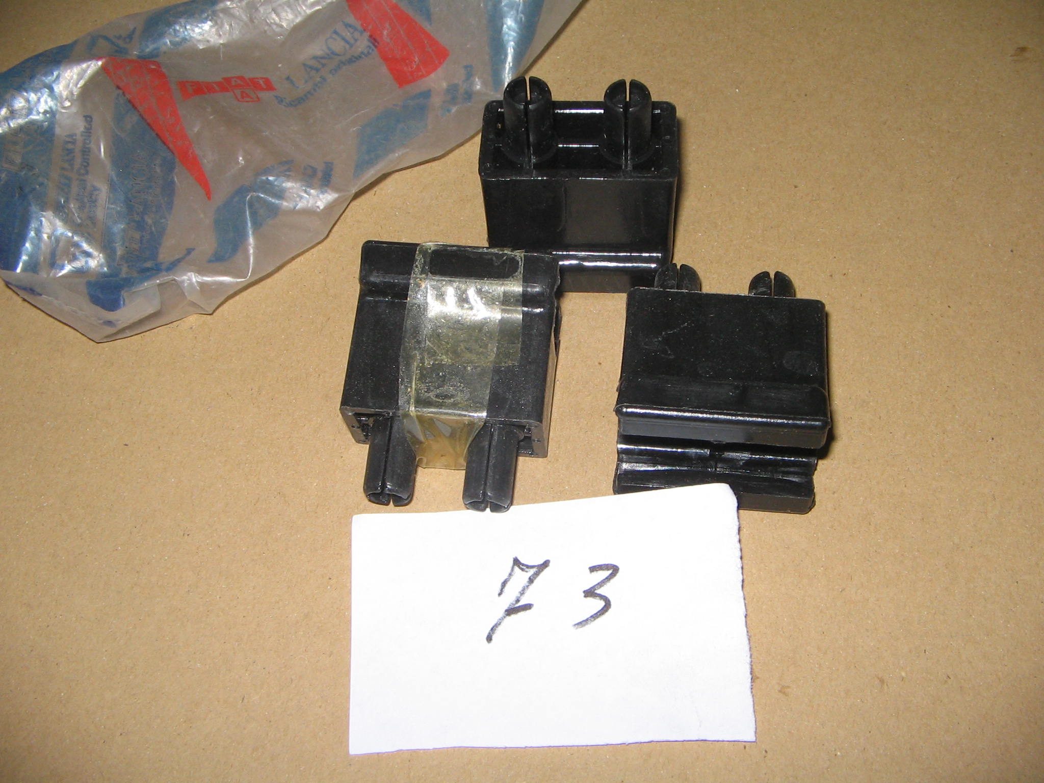 SUPPORTO PARAURTI PREZZO CAD 1 N.1483